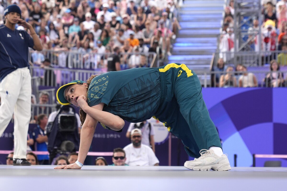 La ballerina australiana Raygun afferma di aver provato 'panico' dopo la reazione del pubblico alla sua performance olimpica